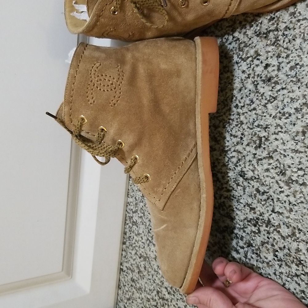 HOSTPICK!!! CHANEL suede CC logo lace up High-tops - Picture 10 of 16
